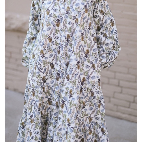 SOMETHING ABOUT HER DRESS-Size L - Picture 2 of 5